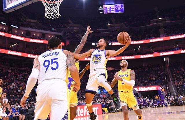 bsport体育-连续3场三分20+ 勇士强大火力弥补内线防守不足