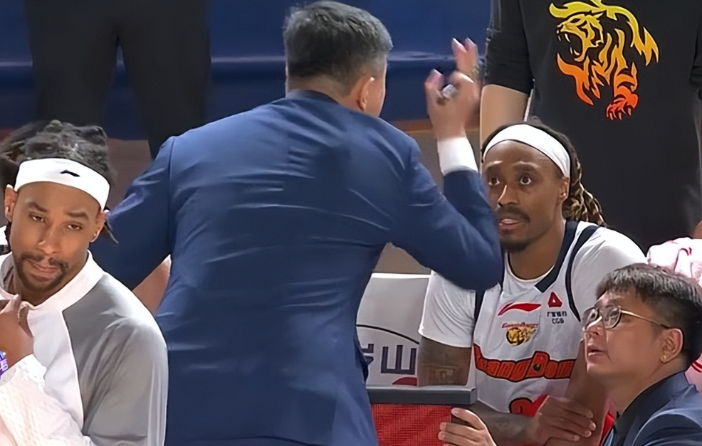 广东被逆转，3人及格3人拖后腿，杜峰朱芳雨急需提拔2人才能夺冠